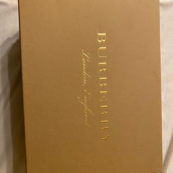 burberry  heels - Picture 11 of 13